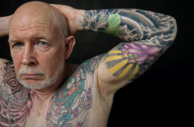 Quando te perguntarem “como sua tatuagem vai ficar depois de velho”, mostre esse vídeo.