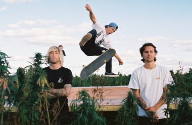 Conheça a rampa de skate no meio da maior plantação de maconha da Austrália.