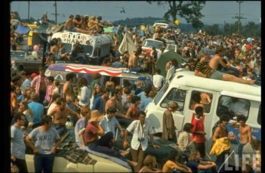 Fotos raras e incríveis revelam com detalhes o festival Woodstock